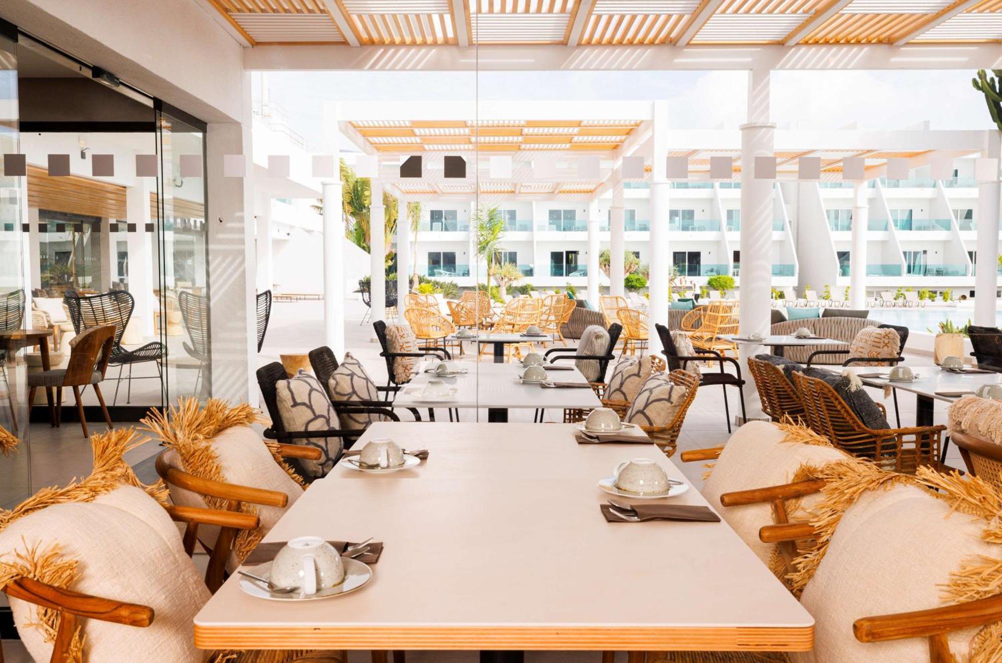 Hotel Radisson Blu Resort, Lanzarote Adults Only 4*