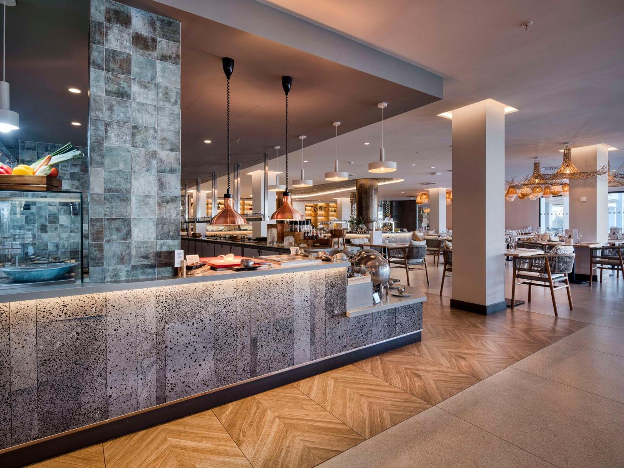 Radisson Blu Resort, Lanzarote Adults Only Hotel Costa Teguise