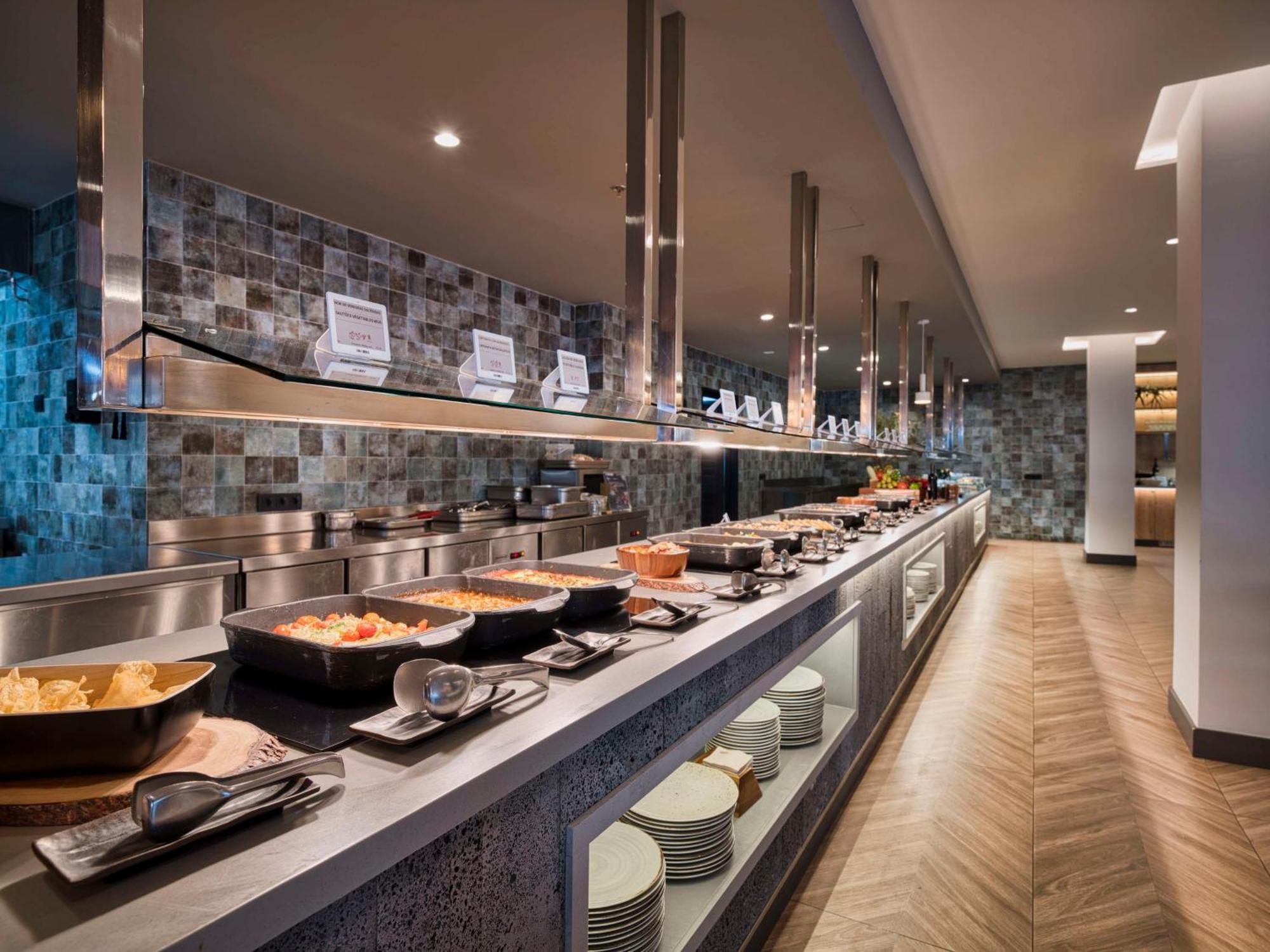 Hotel Radisson Blu Resort, Lanzarote Adults Only 4*